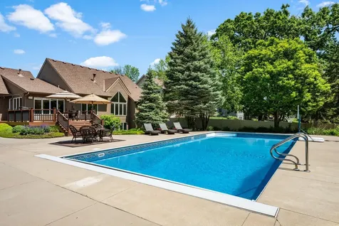 245 Luisa Court Chaska MN 55318