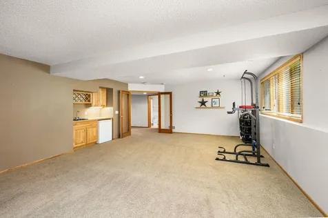 245 Luisa Court Chaska MN 55318
