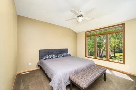 245 Luisa Court Chaska MN 55318