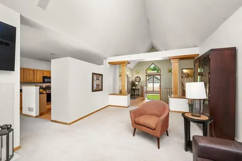 245 Luisa Court Chaska MN 55318
