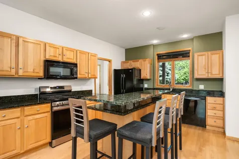 245 Luisa Court Chaska MN 55318