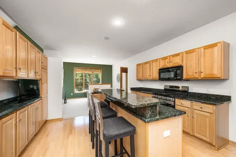 245 Luisa Court Chaska MN 55318