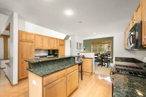 245 Luisa Court Chaska MN 55318