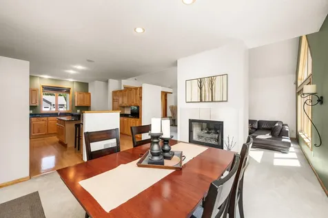 245 Luisa Court Chaska MN 55318