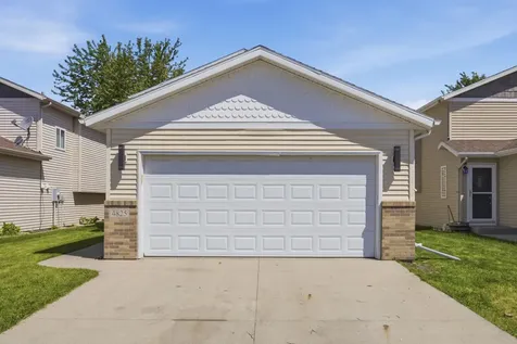 4825 50th Avenue S Fargo ND 58104