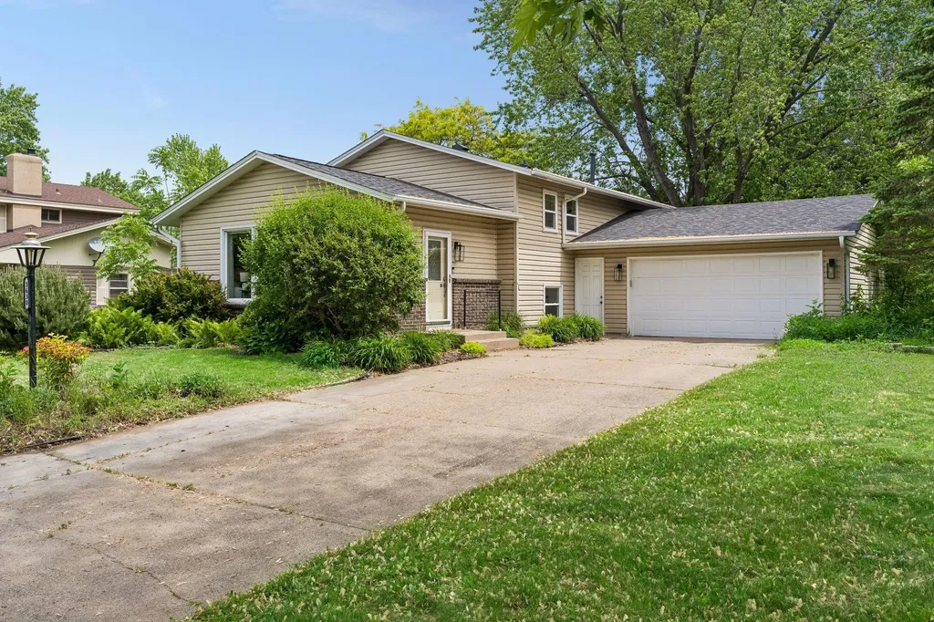3630 Quaker Lane N Plymouth MN 55441