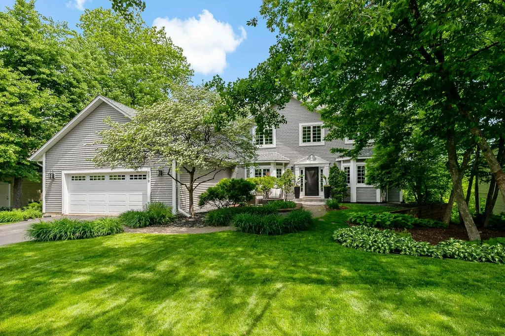 8879 Sylvan Ridge Eden Prairie MN 55347