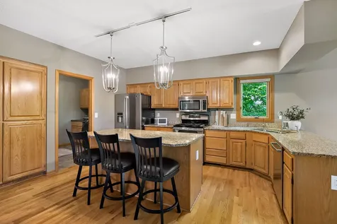 8879 Sylvan Ridge Eden Prairie MN 55347
