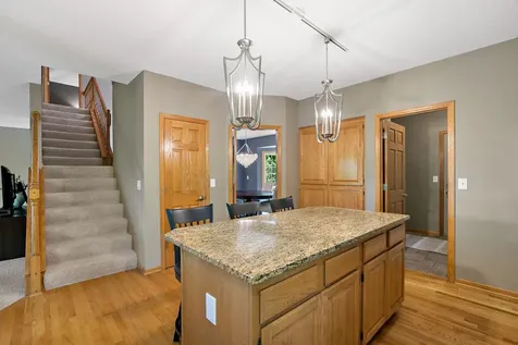 8879 Sylvan Ridge Eden Prairie MN 55347