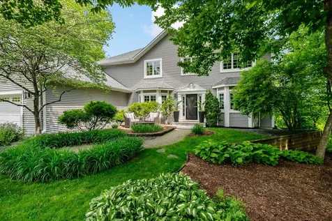 8879 Sylvan Ridge Eden Prairie MN 55347