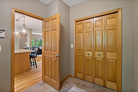 8879 Sylvan Ridge Eden Prairie MN 55347
