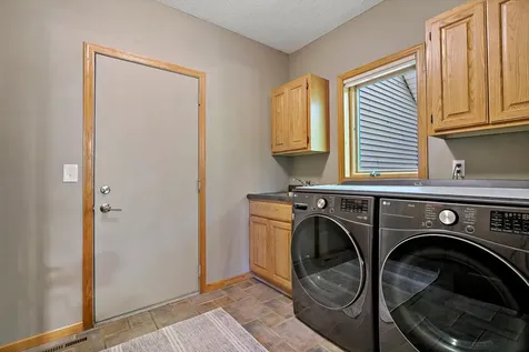 8879 Sylvan Ridge Eden Prairie MN 55347
