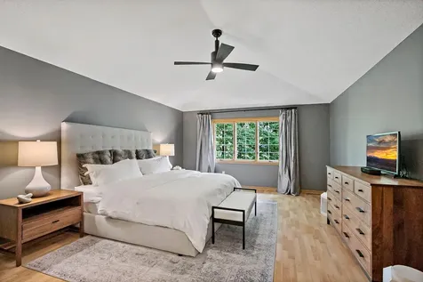 8879 Sylvan Ridge Eden Prairie MN 55347