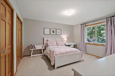 8879 Sylvan Ridge Eden Prairie MN 55347