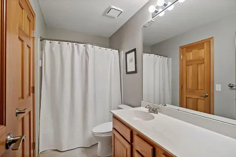 8879 Sylvan Ridge Eden Prairie MN 55347