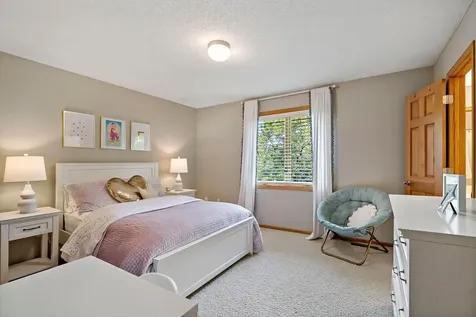 8879 Sylvan Ridge Eden Prairie MN 55347