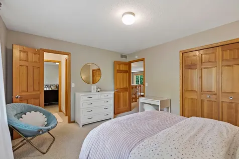8879 Sylvan Ridge Eden Prairie MN 55347