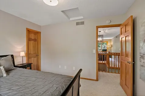 8879 Sylvan Ridge Eden Prairie MN 55347