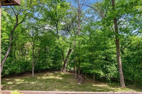 8879 Sylvan Ridge Eden Prairie MN 55347