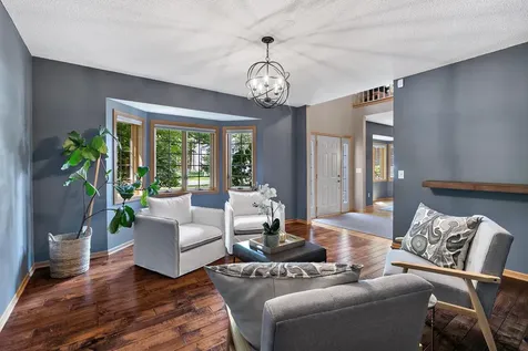 8879 Sylvan Ridge Eden Prairie MN 55347