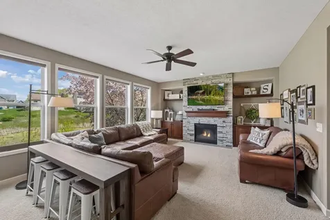 2109 Valley Creek Lane Shakopee MN 55379