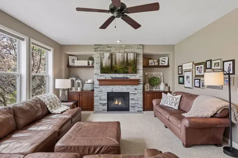 2109 Valley Creek Lane Shakopee MN 55379