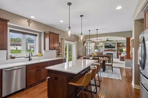 2109 Valley Creek Lane Shakopee MN 55379