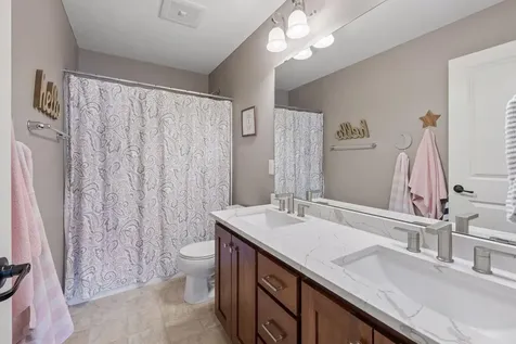 2109 Valley Creek Lane Shakopee MN 55379