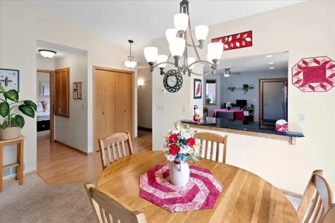 2084 Vierling Drive E Shakopee MN 55379