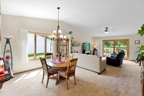 2084 Vierling Drive E Shakopee MN 55379