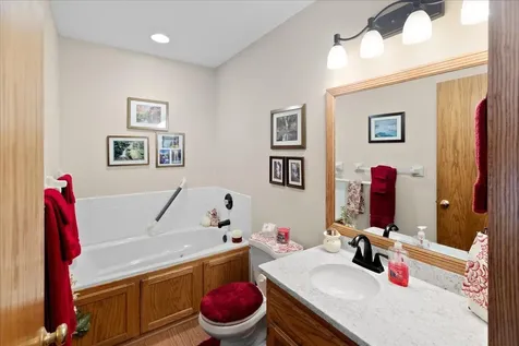 2084 Vierling Drive E Shakopee MN 55379
