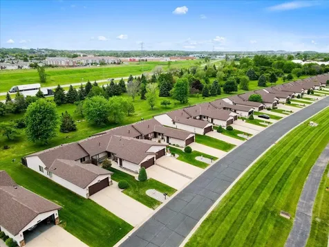 2084 Vierling Drive E Shakopee MN 55379