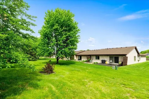 2084 Vierling Drive E Shakopee MN 55379