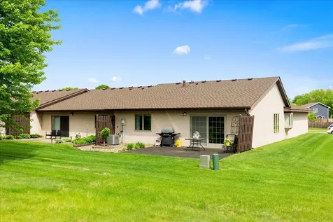 2084 Vierling Drive E Shakopee MN 55379