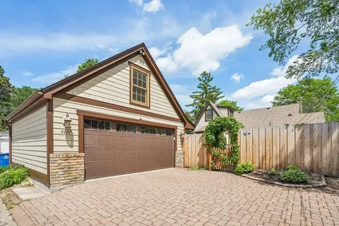 4227 York Avenue N Robbinsdale MN 55422