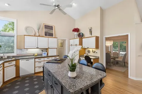 1807 Timberline Trail Minnetonka MN 55305