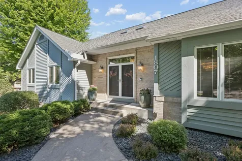 1807 Timberline Trail Minnetonka MN 55305