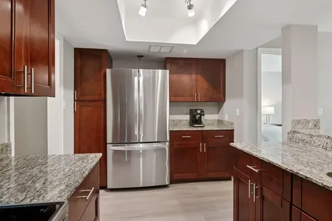 6085 Lincoln Drive Edina MN 55436