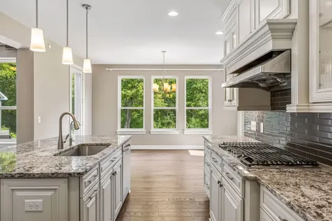 6 Cunningham Road North Oaks MN 55127