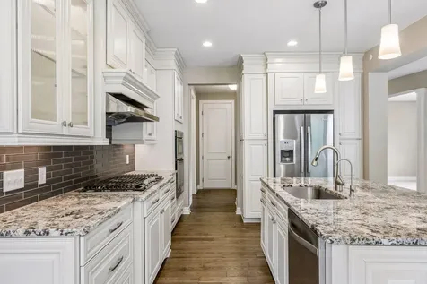 6 Cunningham Road North Oaks MN 55127