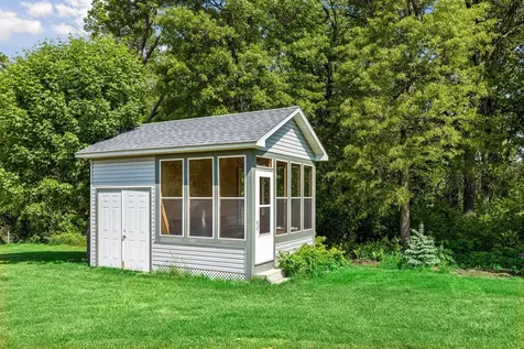 6 Cunningham Road North Oaks MN 55127