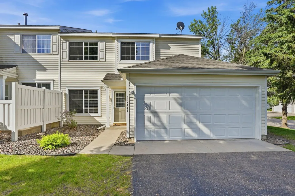 13229 Bush Lane Eden Prairie MN 55347