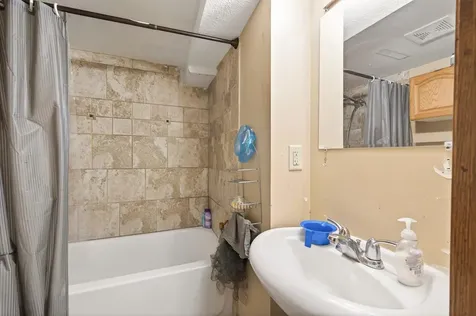6607 46th Place N Crystal MN 55428