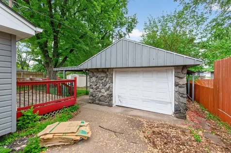 6607 46th Place N Crystal MN 55428