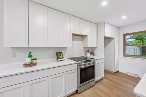 6 Mission Lane Bloomington MN 55420