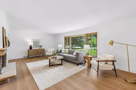 6 Mission Lane Bloomington MN 55420