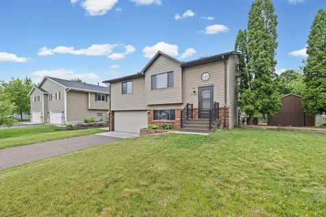 1346 Cope Avenue E Maplewood MN 55109