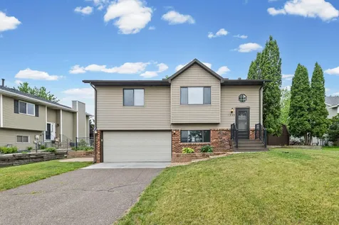 1346 Cope Avenue E Maplewood MN 55109