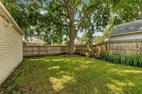 212 10 1/2 Street SE Rochester MN 55904