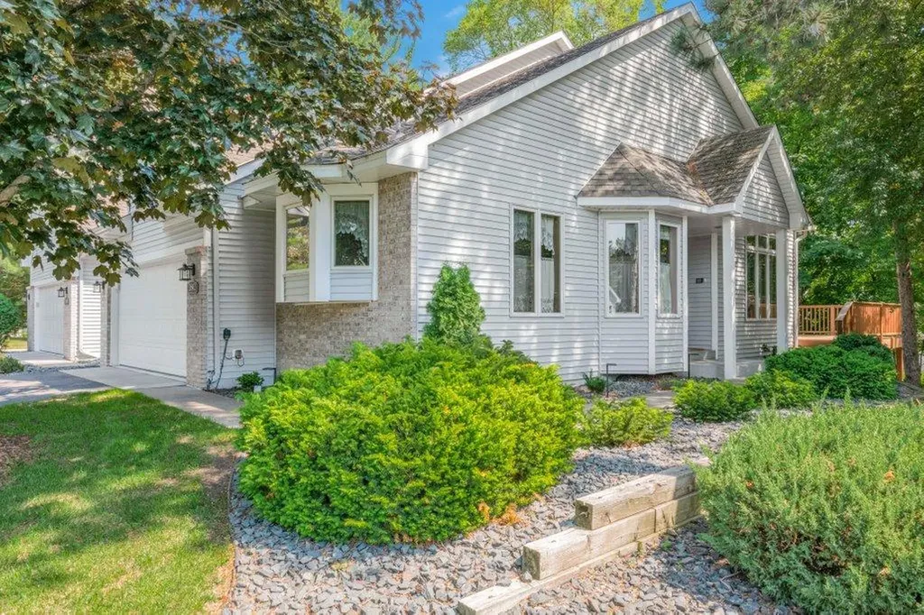 2602 Rivers Bluff Lane Anoka MN 55303